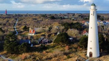 vakantiehuisjes in de duinen op Waddeneiland Schiermonnikoog