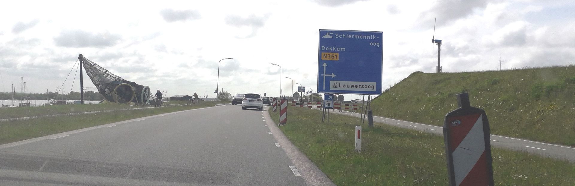 Straßenbauarbeiten auf dem Weg zum Fährhafen Lauwersoog (Schiermonnikoog)